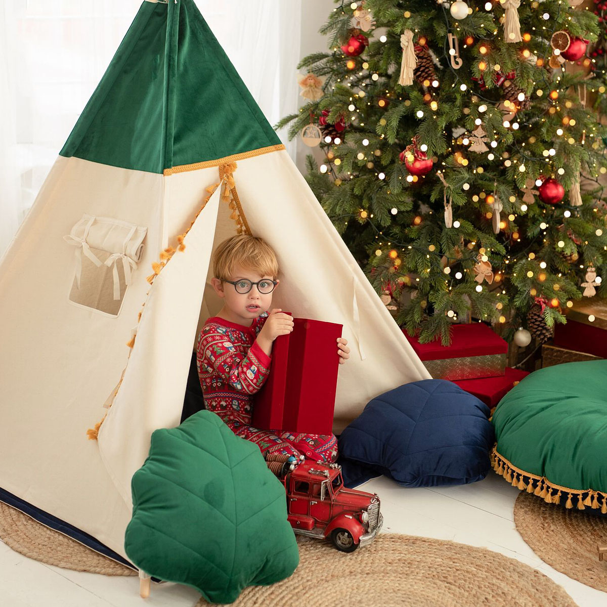 Tente tipi pour enfants Cozy White Velvet, tente de jeu avec tapis - Cozy &  Dozy